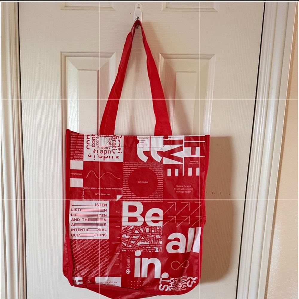 🛍️ LULULEMON SHOPPING BAG 🛍️ NWOT 🛍️ - Picture 4 of 12
